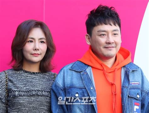 포토 현진영오서운 서로 닮아가는 다정한 부부 Jtbc 뉴스