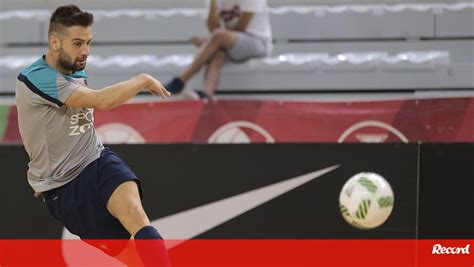 Tiago Brito Temos De Ser Competitivos Ao M Ximo Futsal Jornal Record