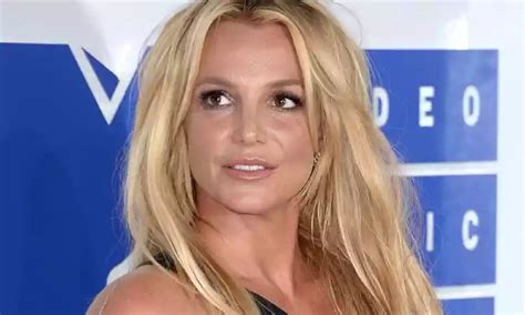 Após revelações polêmicas em sua biografia Britney Spears preocupa fãs