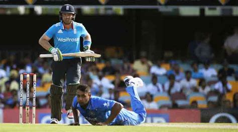 Live Cricket Score India vs England tri-series 3rd ODI