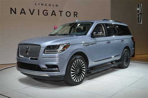 The 2018 Lincoln Navigator Black Label Brings The Fight To The Full