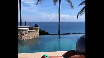 Gostosa Malhando Na Piscina De Biquine XVIDEOS