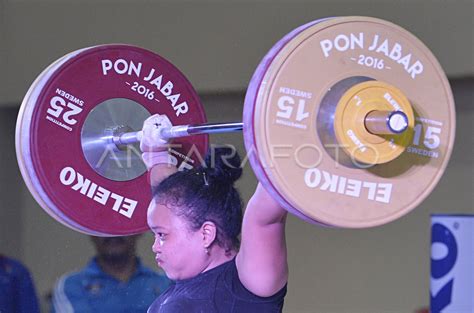 Emas Angkat Besi Jateng Antara Foto