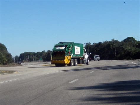 WM Freightliner M2 106 McNeilus REL FormerWMDriver Flickr