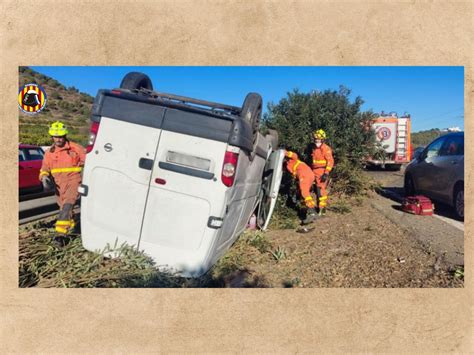 Heridos Un Menor Y Tres Adultos En Doble Accidente En La Ap 7