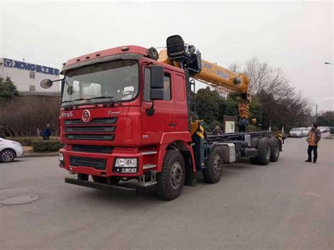 Euro II Crane Cargo Truck SHACMAN H3000 Construction Crane Truck 8x4 340hp