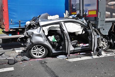 Wypadek W Nakle Nad Noteci Z Udzia Em Pojazd W Ci Arowych I Pojazdu