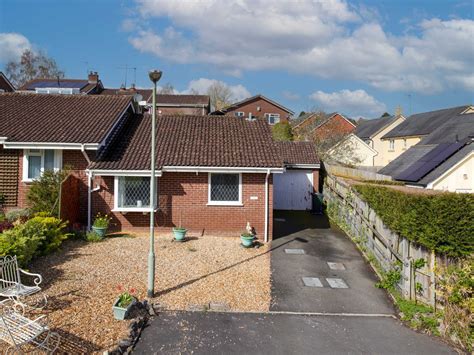 2 Bed Semi Detached Bungalow For Sale In Reynell Road Ogwell Newton