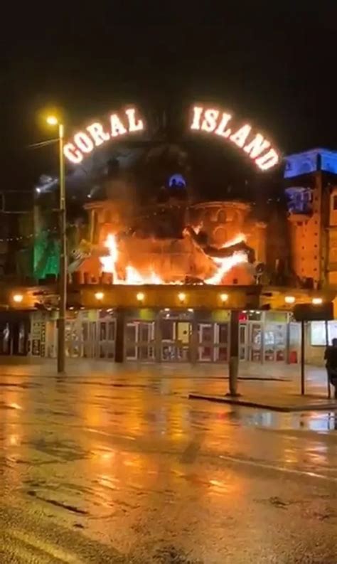 Massive Fire Rips Through Much Loved Blackpool Attraction Coventrylive