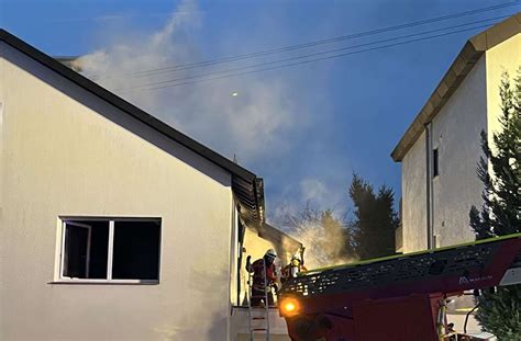 Brand In Mehrfamilienhaus Einsatzbericht Leinfelden Echterdingen