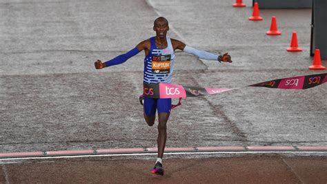 Marathon Kenyan Kelvin Kiptum Sets A New World Record In H Time News