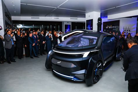 أول مركبة ذاتية القيادة في الخليج و المنطقة بشراكة W Motors و Iconiq