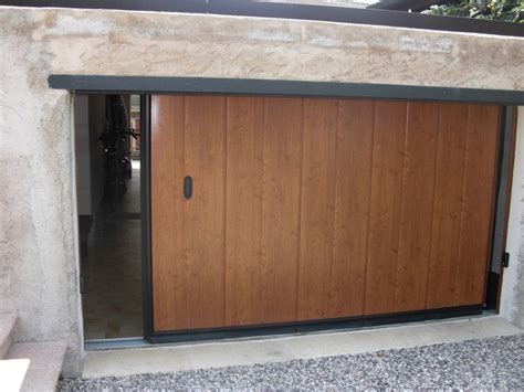 Contoh Model Desain Pintu Garasi Terbaru Pintu Garasi