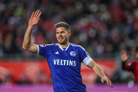 FC Schalke 04 Mit Deftiger Transfer Pleite Wunschspieler Sagt