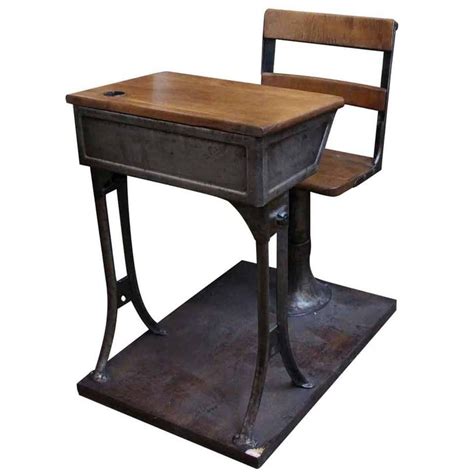 12 Styles of Old School Desks that Exist - Oldest.org