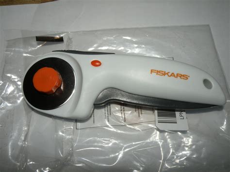 Fiskars Nóż Krawiecki krążkowy obrotowy 45mm 8357364356 oficjalne