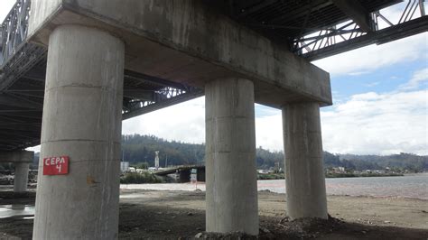 Alumnos de Arquitectura visitan Puente Mecano del río Bio Bio en