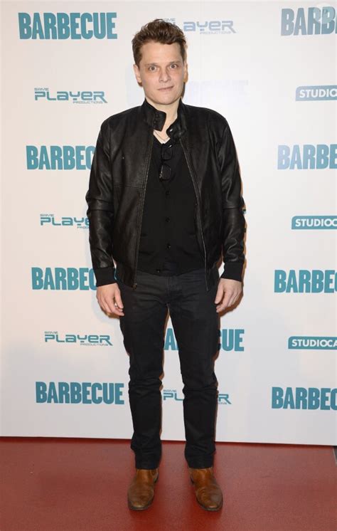 Vidéo Bénabar sur le tapis rouge de l avant première du film