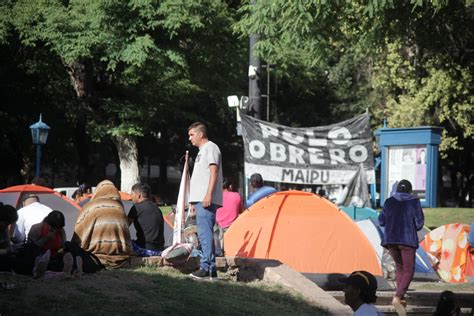 Piqueteros Marchan A La Casa De Mendoza Para Pedir La Libertad De Los