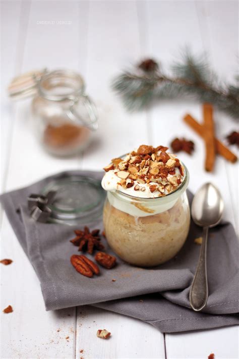 Bratapfelkuchen Mit Sahne Und Pudding A Bratapfelkuchen Mit Pudding