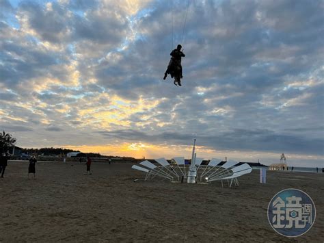 屏東衝一下！沙灘高空馬戲結合民謠 沉浸式舞劇《風潮變》元旦登場 鏡週刊 Mirror Media