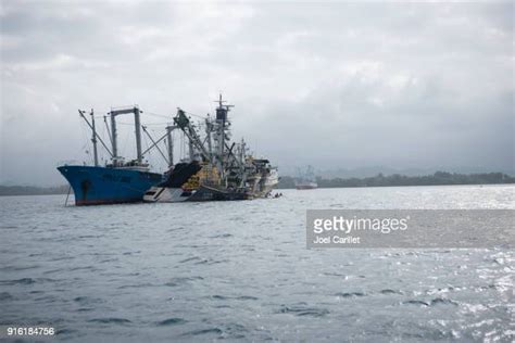 Papua New Guinea Fishing Fotografías E Imágenes De Stock Getty Images