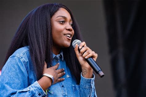 Rapper Noname Creates Book Club