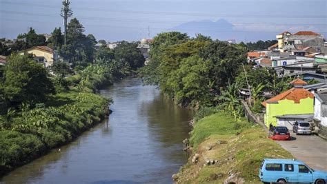 Potret Pembebasan Lahan Di Rawajati Untuk Normalisasi Kali Ciliwung