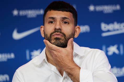 Kun Agüero Una Novia Influencer Adicto A Los Videojuegos Y Menos