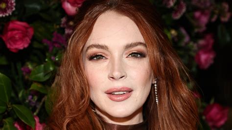 Lindsay Lohan Is Giving Pregnant Lady Glow In Her First Baby Bump