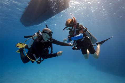 Scuba Diving Jobs Work Part Time Or Full Time As A Scuba Diver