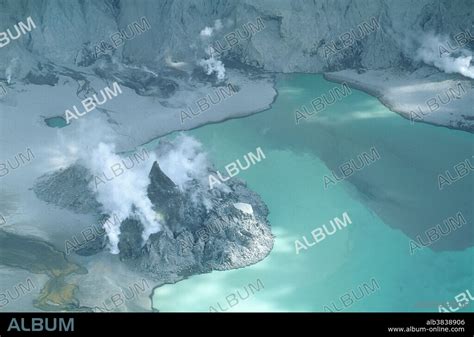 mount pinatubo caldera - Album alb3838906