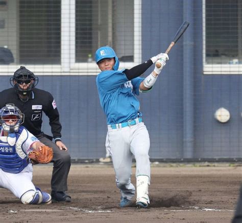 【日本ハム】郡司裕也が今季実戦1号となる3ラン「開幕スタメンに入れるように」 野球 スポーツブル スポブル