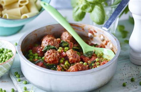 Joe Wicks' big beefy meatballs recipe | GoodtoKnow