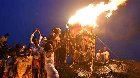 Sea Of Devotees Gather To Witness Maha Deepam In Tiruvannamalai The Hindu