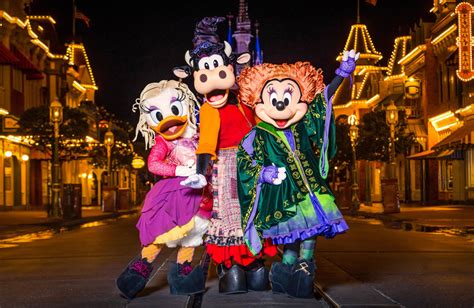 New Entertainment At Mickey S Not So Scary Halloween Party