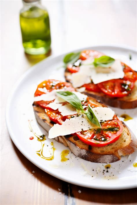 Spanish Tomato Bread With Manchego Cheese Pan Con Tomate Cooking