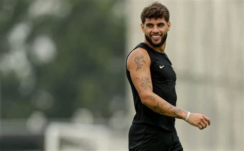 Yuri Alberto do Corinthians valoriza aprendizado após estreia na