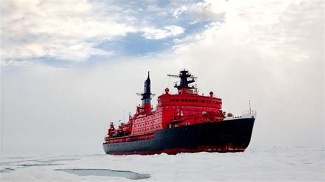 China to build icebreaker with submersible to reach Arctic seabed