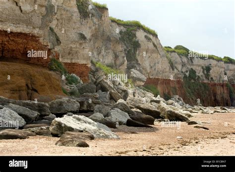 Hunstanton cliffs pebbles hi-res stock photography and images - Alamy