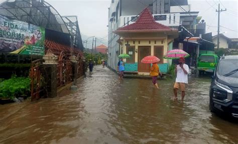 Akibat Hujan Deras Banjir Dan Longsor Landa Sejumlah Wilayah Kota Batu