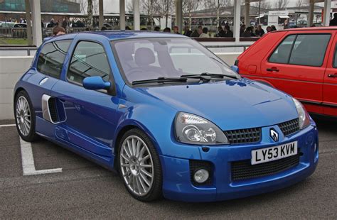 Renault Clio Sport V6 :: 1 photo and 82 specs :: autoviva.com