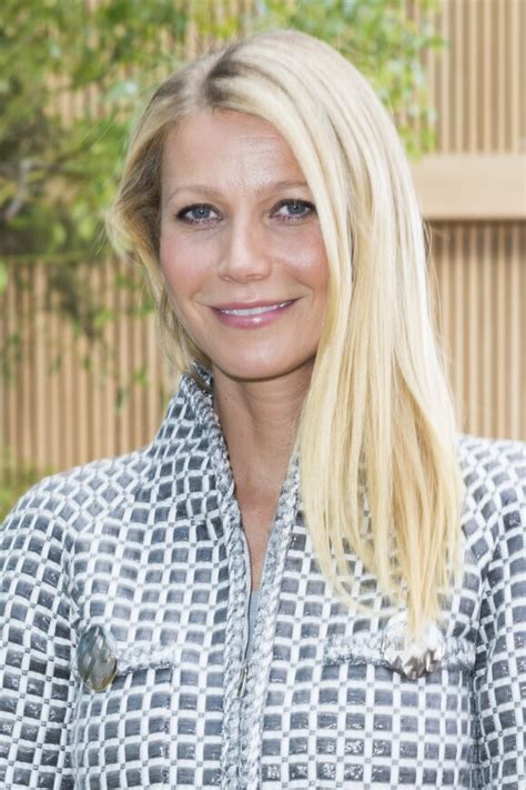 Gwyneth Paltrow Sexy Ans Moiti Nue Elle Expose Son Corps