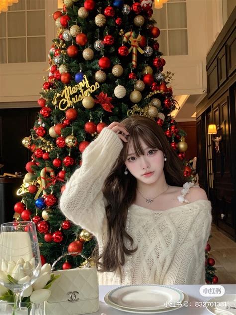 Tips chụp ảnh với cây thông Noel cực đỉnh HOT nhất 2025