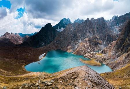 6N 7D Kashmir Great Lakes Trek AdventuRush