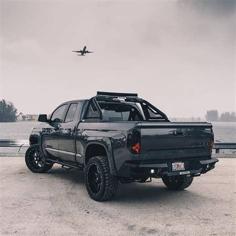 Gorgeous #Roughcountry lifted Tundra by @exclusivemotoring! #Repost ...