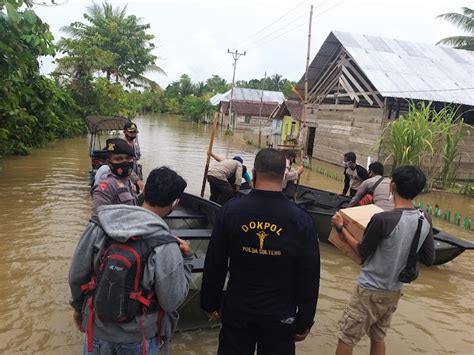 Akbp Dieno Hendro Layanan Pengobatan Polres Buol Kepada Korban Banjir
