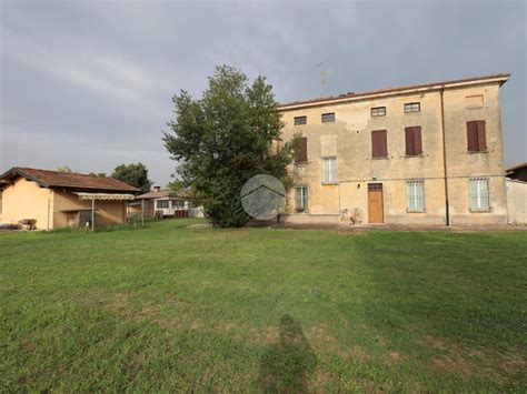 Casa Indipendente In Vendita San Giorgio Bigarello Con Posto Auto E