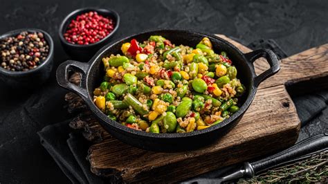 Quinoa Gem Se Pfanne Bunte Und Gesunde Mahlzeit Eat Club