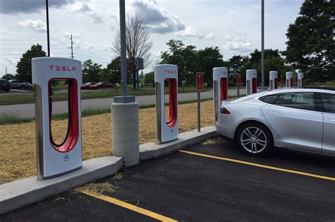 New Tesla Superchargers Promise 50 Percent Faster Charging